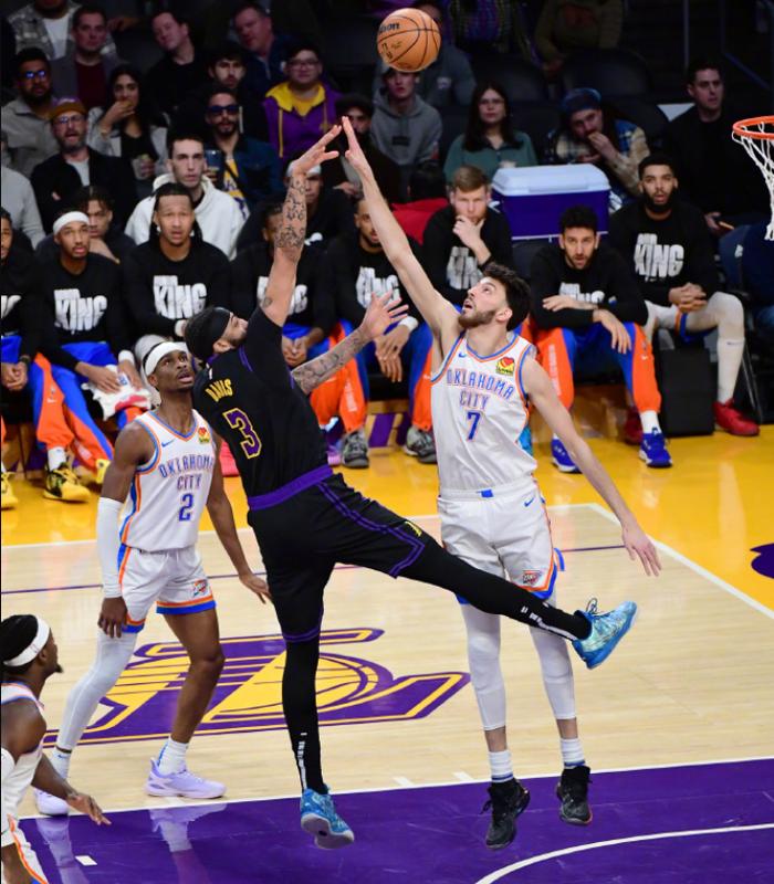 九游体育|陇右金雕队对阵钱塘雷霆队，UFC大师赛惊险晋级，内线统治篮板——豪门底蕴再次显现的简单介绍